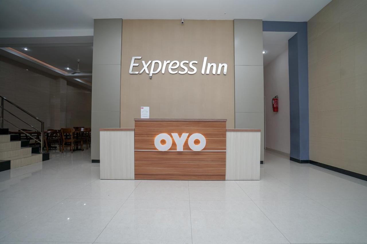 Oyo 616 Express Inn Palimbão Exterior foto