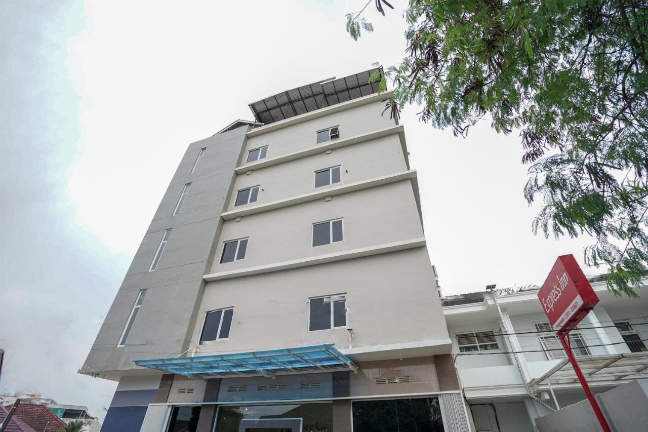 Oyo 616 Express Inn Palimbão Exterior foto