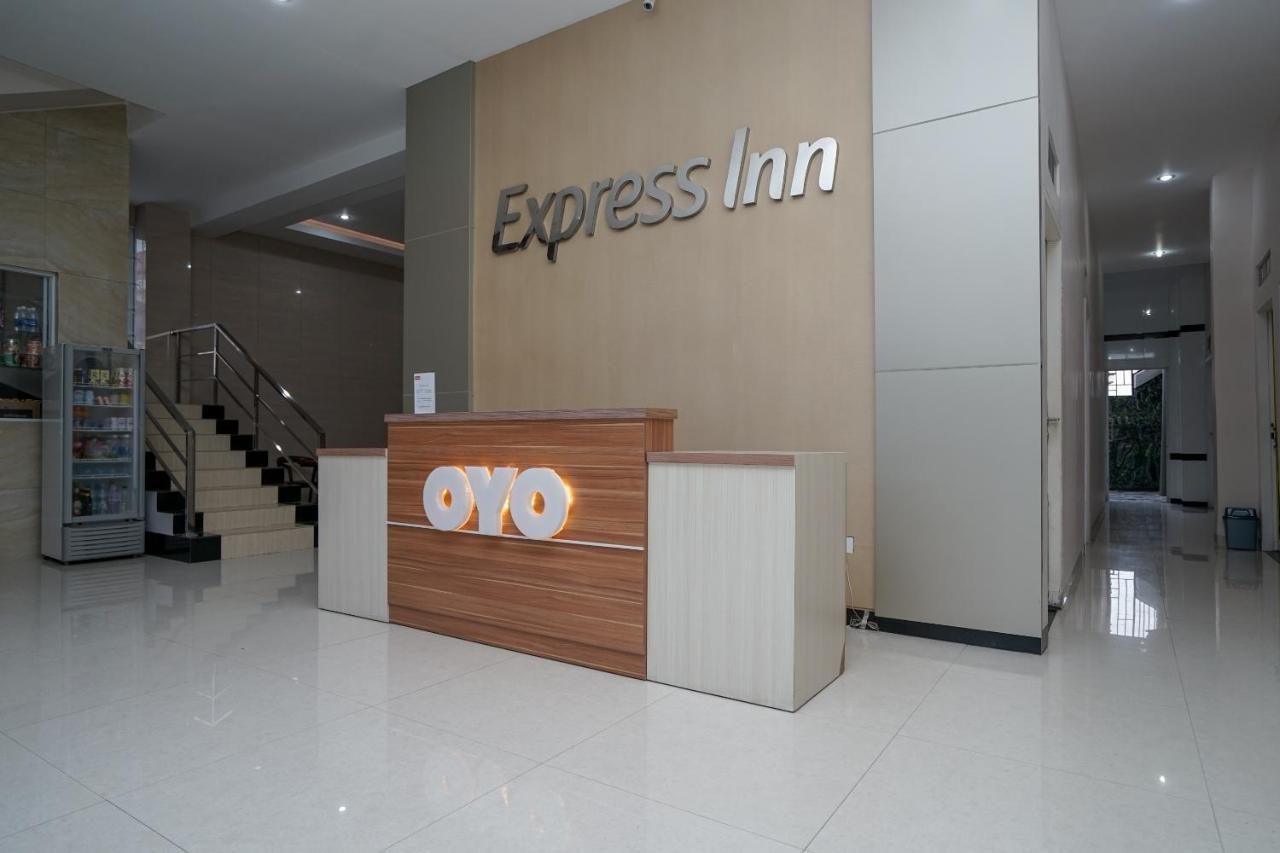 Oyo 616 Express Inn Palimbão Exterior foto