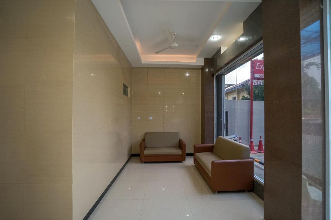Oyo 616 Express Inn Palimbão Exterior foto