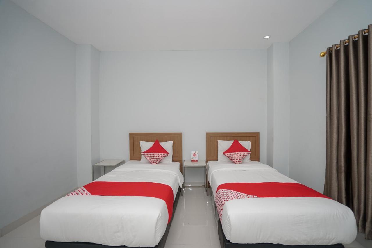 Oyo 616 Express Inn Palimbão Exterior foto